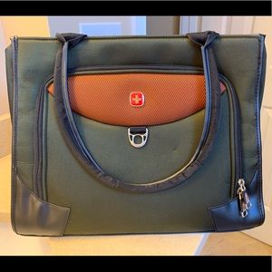 Wenger tote NWOT